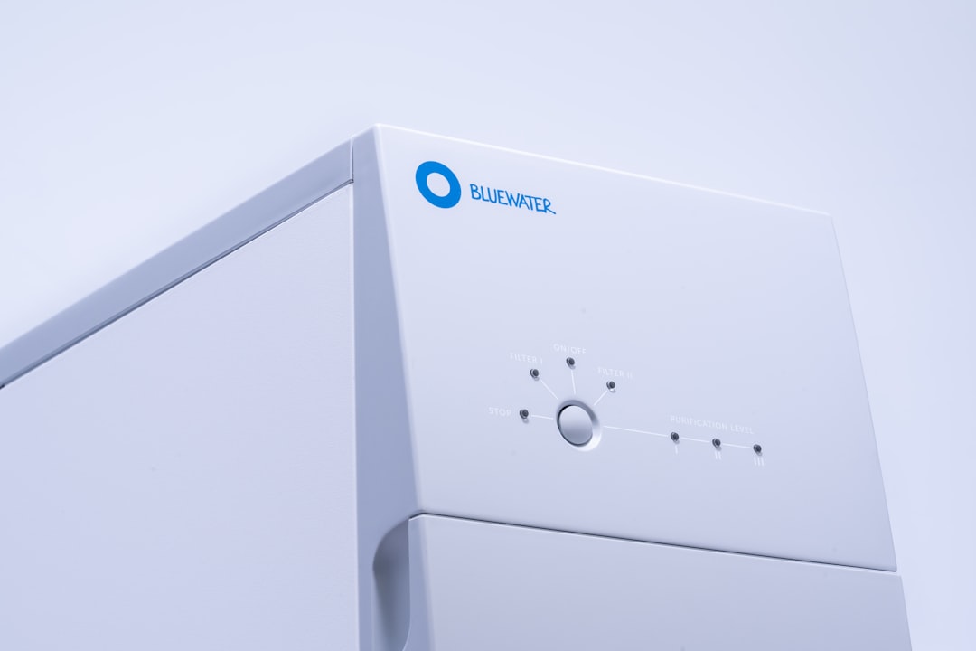 This is what pure revolution looks like. Photo: Michael Holzinger | a white rectangular device